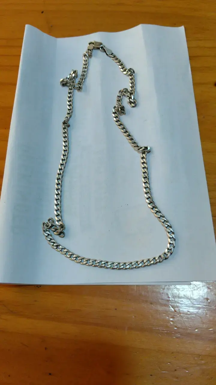 Cadena de plata estilo cubano