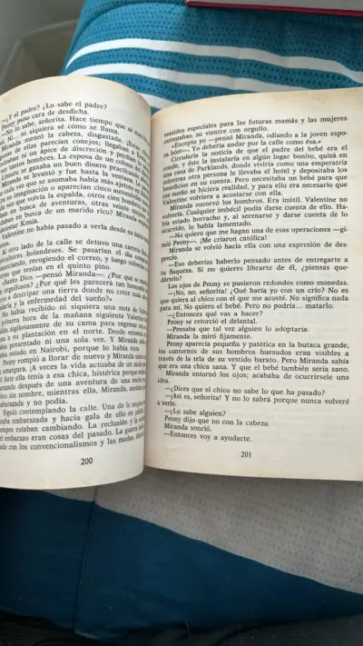 Libro Bajo el Sol de Kenia de Barbara Wood - miniatura 2