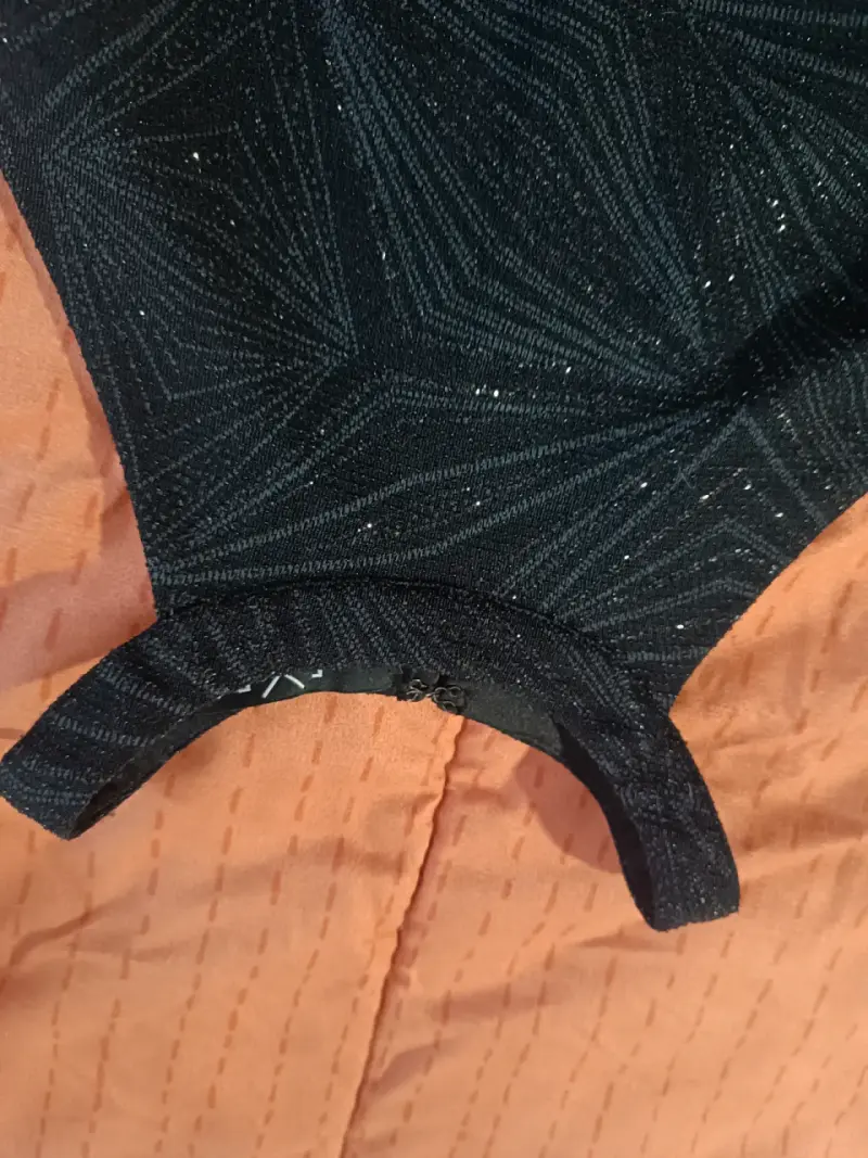 Vestido corto negro con espalda descubierta - 2