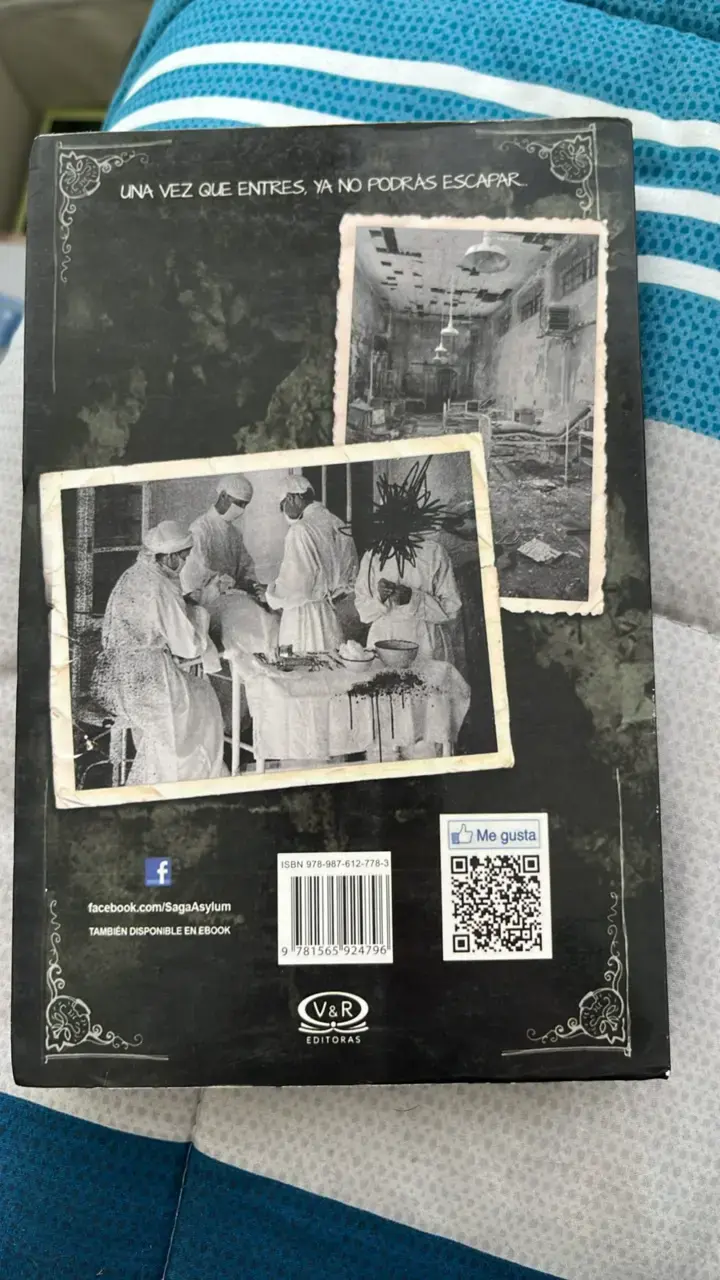 Libro Asylum de Madeleine Roux en buen estado - 3