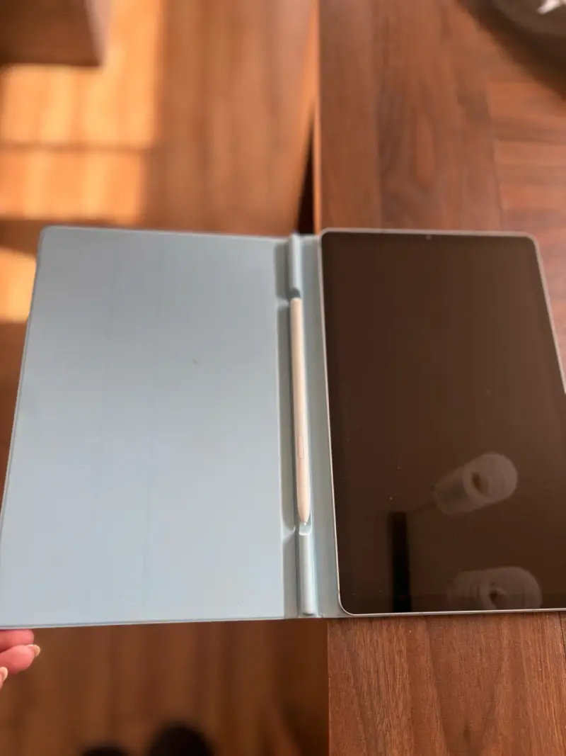 Tablet Samsung Galaxy Tab S6 Lite con S Pen - 3