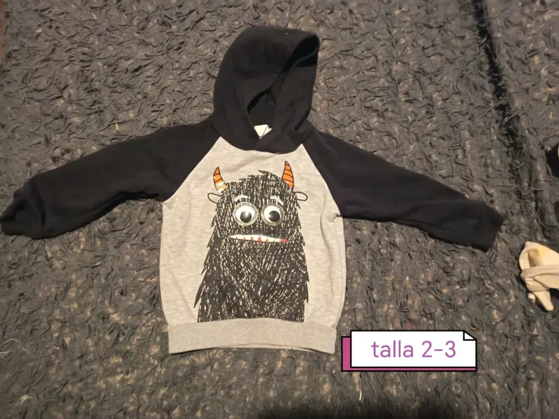 Polera negra para niño con diseño de mono Yamp - 2