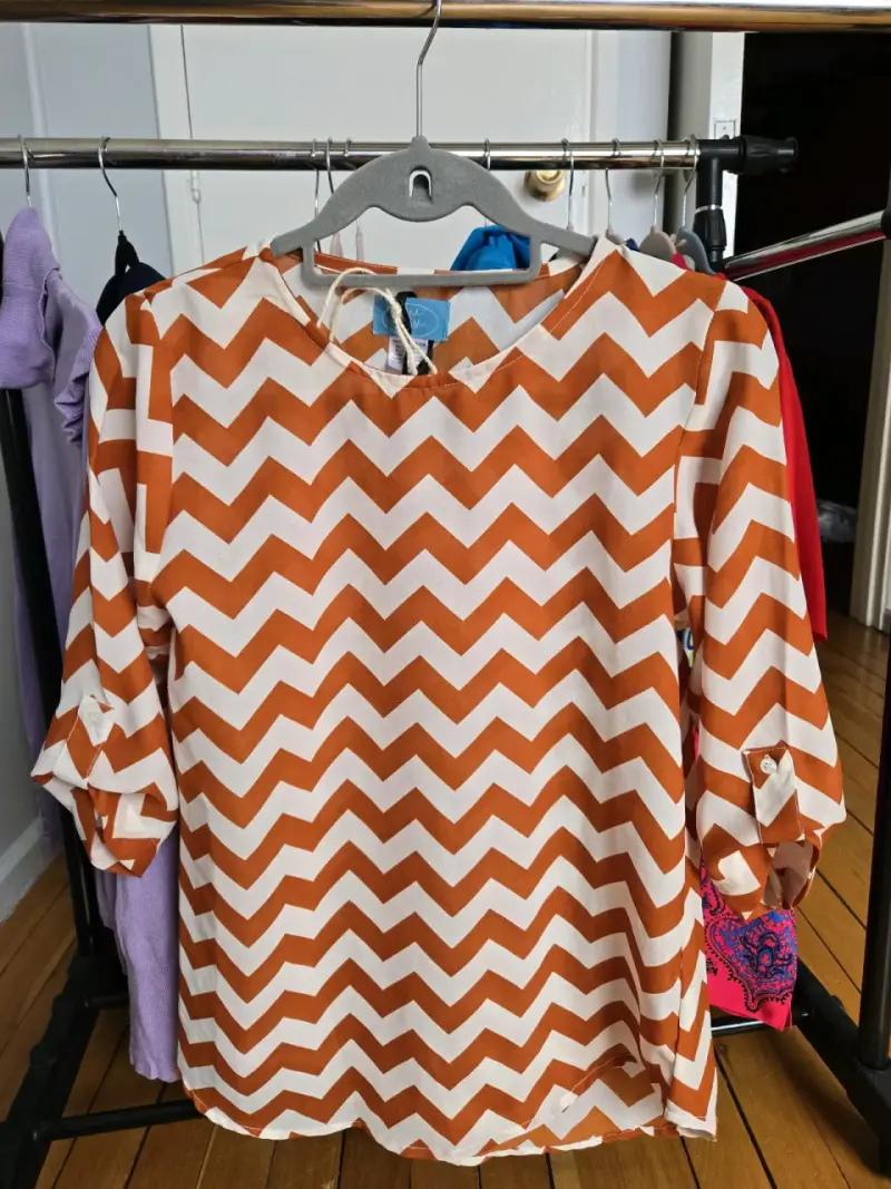 Blusa de mujer con estampado zigzag naranja - 2