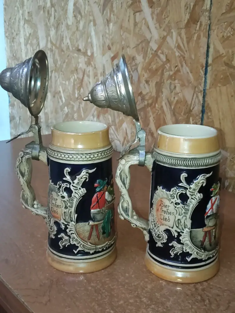 Jarras de cerveza alemanas con tapa metálica - 2