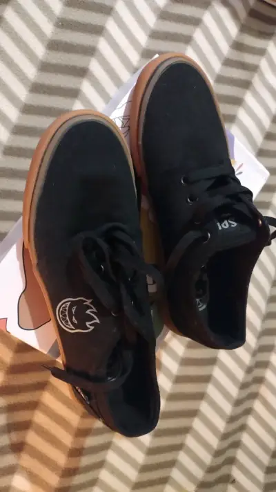 Zapatillas negras de lona con suela de goma - miniatura 1
