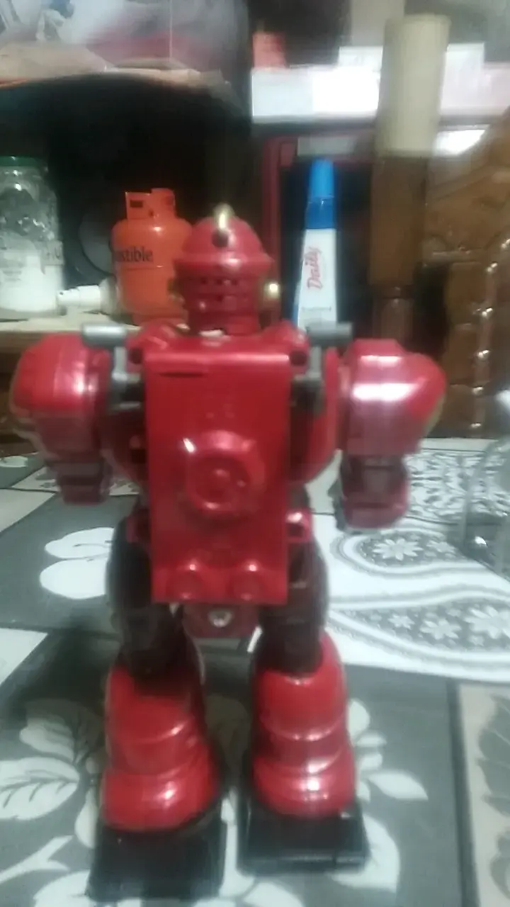 Robot de Juguete Rojo con Detalles Dorados - 3