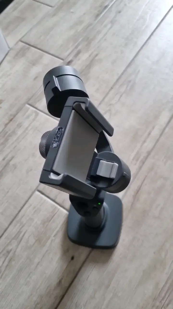 Estabilizador DJI Osmo Mobile 2 con base - 4