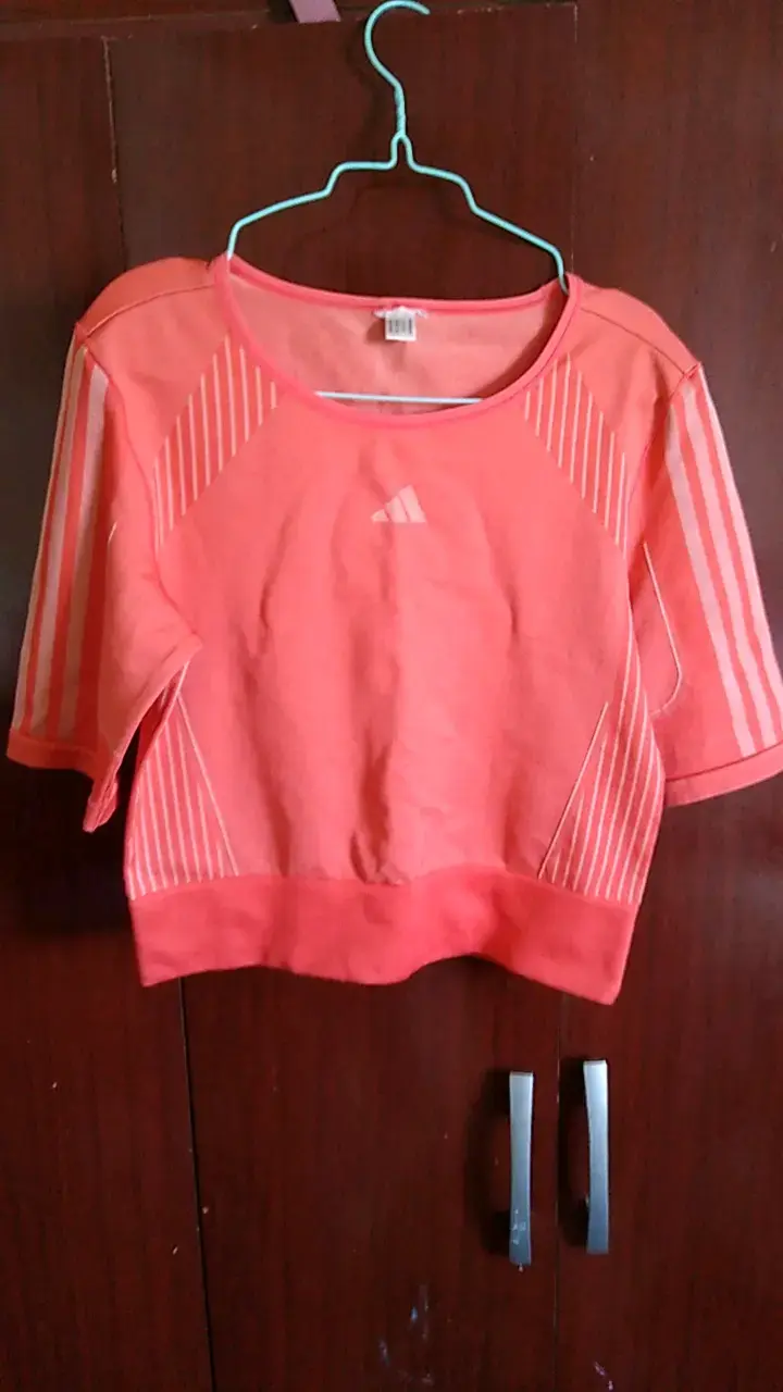 Polera deportiva coral Adidas para mujer - 1