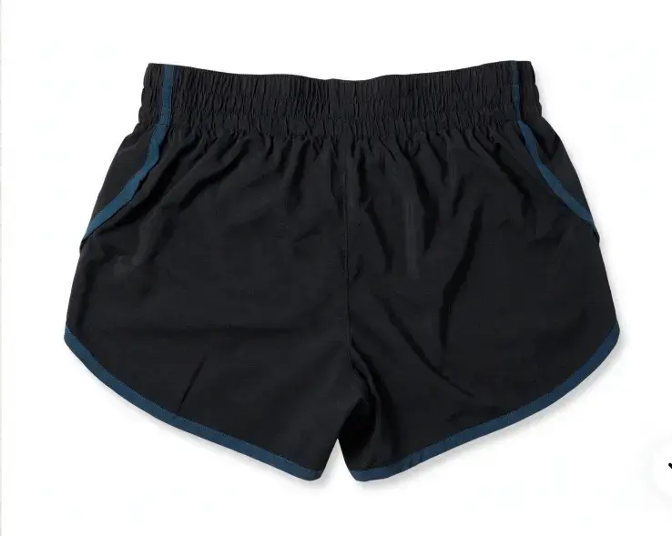 Shorts deportivos mujer Nike negros - 2