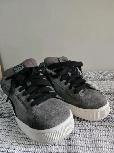 Zapatillas Puma Suede clásicas gris y negro - miniatura 1