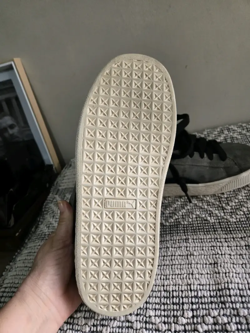 Zapatillas Puma Suede clásicas gris y negro - 5
