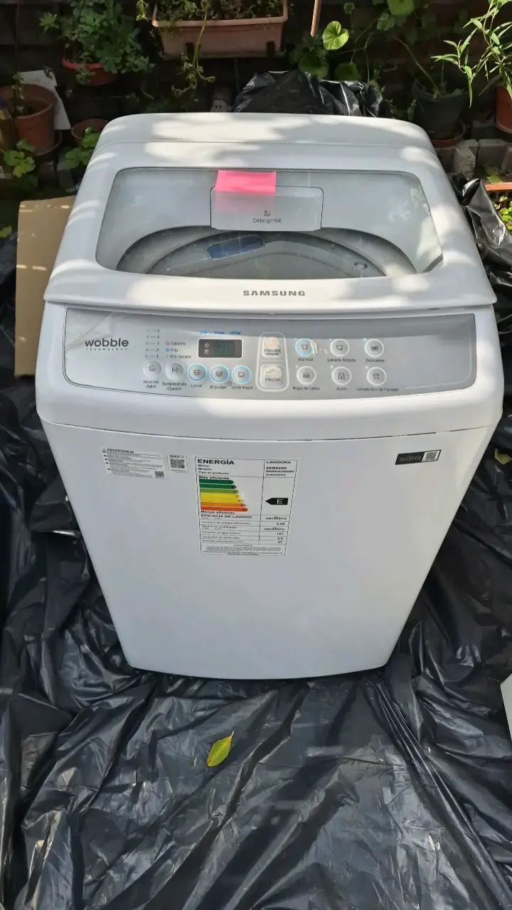 Lavadora Samsung Wobble 9 kg en buen estado