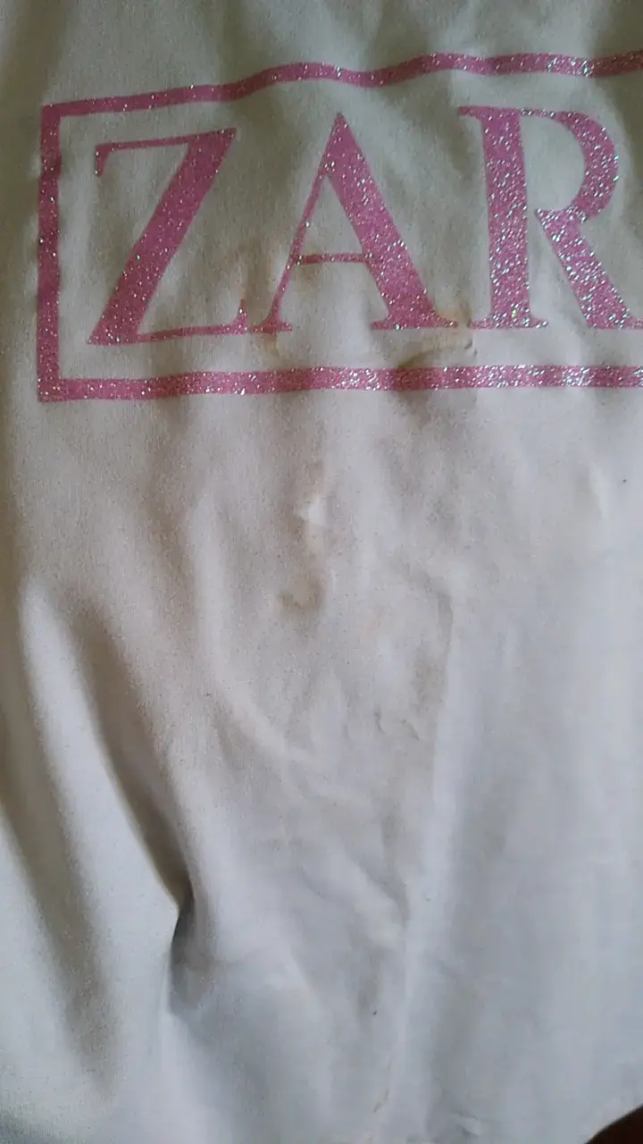 Polera blanca con logo Zara en rosa - 3