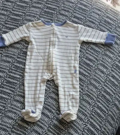 Conjunto de ropa para bebé con enteritos y chaqueta - miniatura 1