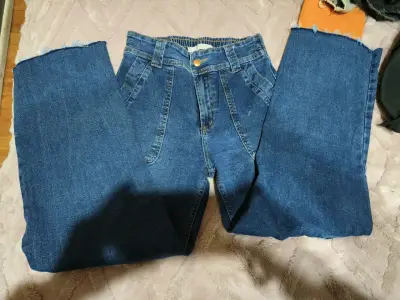 Lote de jeans reciclados para proyectos DIY - miniatura 1