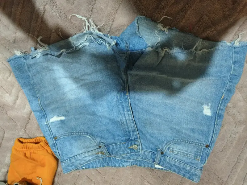 Lote de jeans reciclados para proyectos DIY - 3