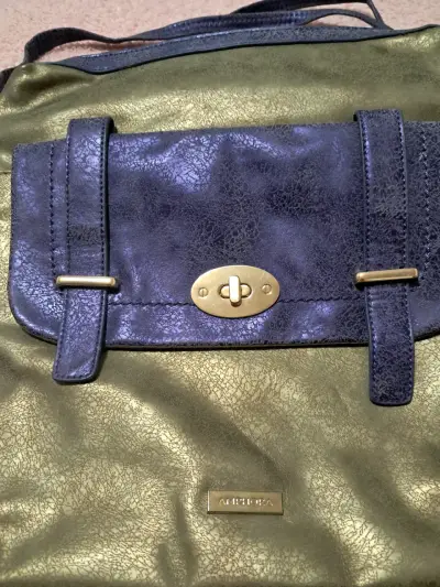 Bolsos de cuero sintético con múltiples compartime - miniatura 4