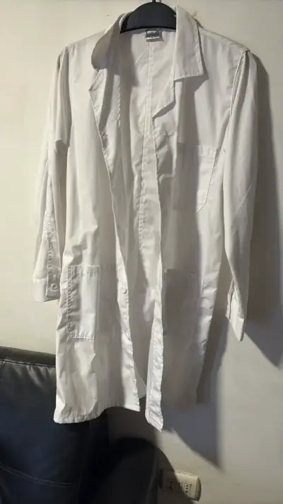 Bata Blanca de Laboratorio Unisex - miniatura 1