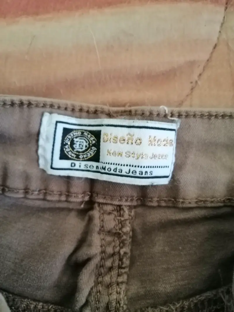 Pantalones cargo marrones con bolsillos - 3