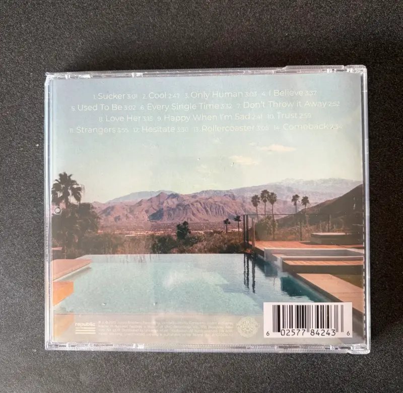 CD Álbum 'Happiness Begins' de Jonas Brothers - 4