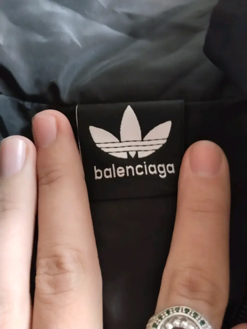 Chaqueta deportiva negra con rayas Balenciaga - 3