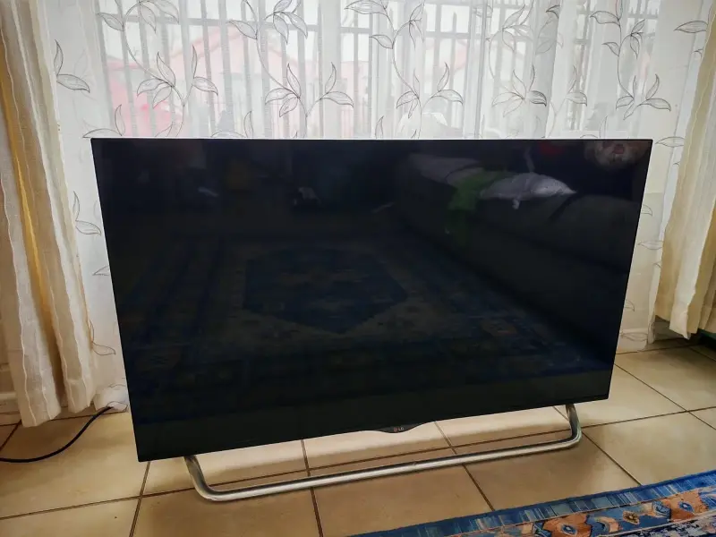 Televisor LG de pantalla plana 55 pulgadas - 1