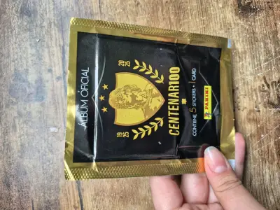 Pack  24 sobres de álbum oficial Panini Centenari - miniatura 2
