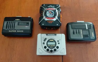 Lote 4 Personal Stereo Aiwa Panasonic Cassette - miniatura 1