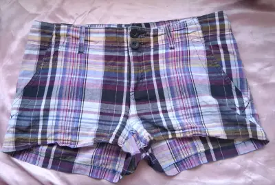 Shorts a cuadros moradito Rue21 para mujer - miniatura 1