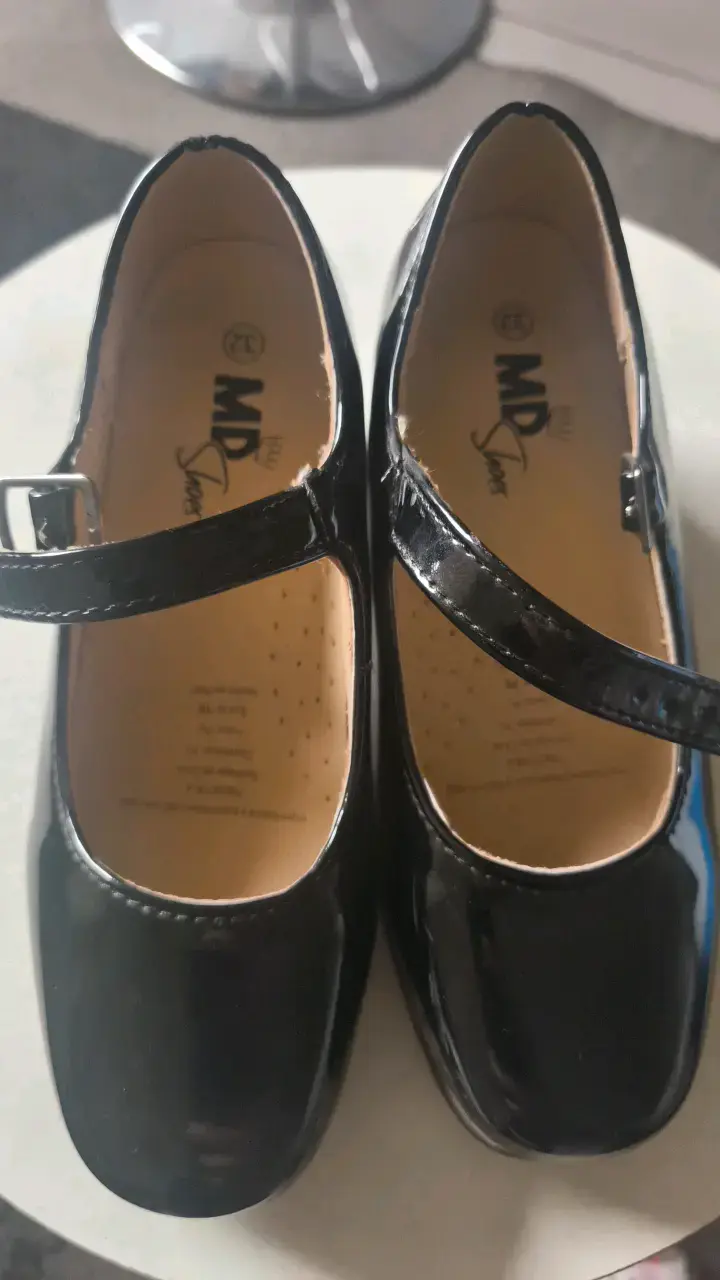 Zapatos de charol negro para niña talla 32 - 2