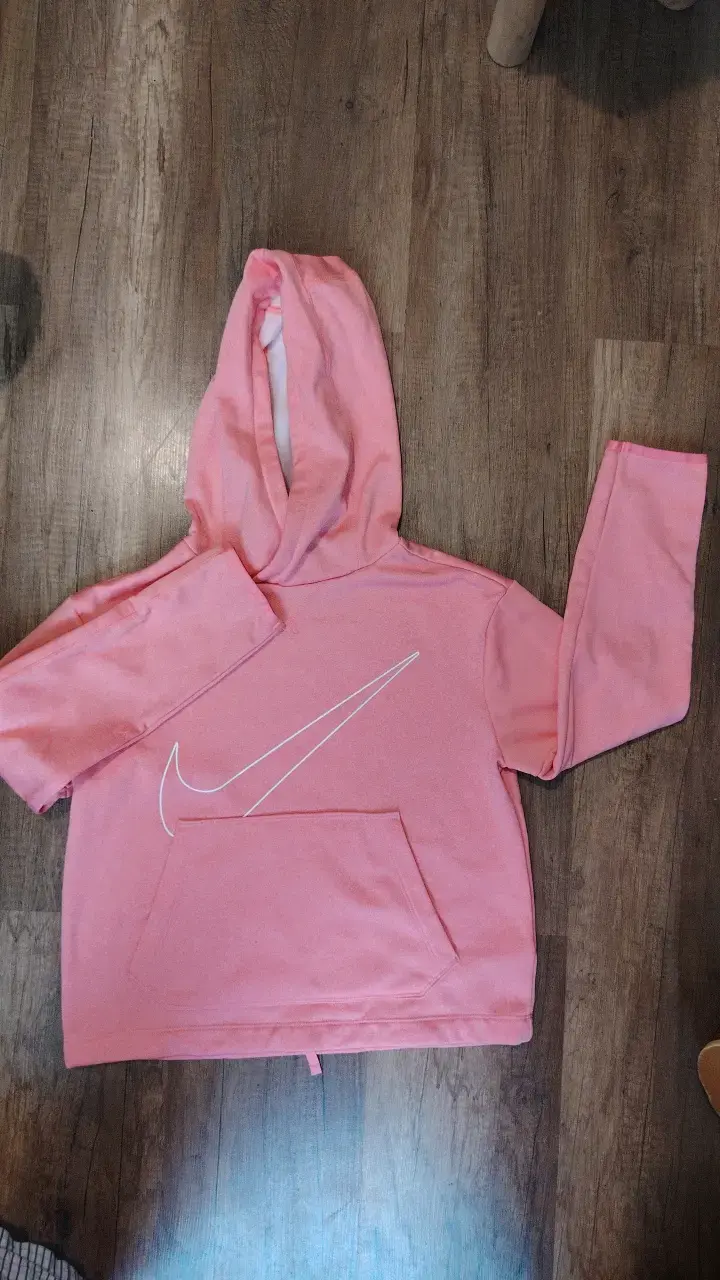 Polerón Nike Dri-Fit rosado con capucha - 2