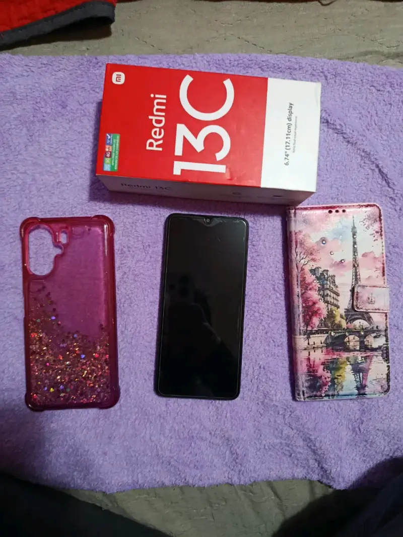 Smartphone Xiaomi Redmi 13C 256GB con accesorios - 4