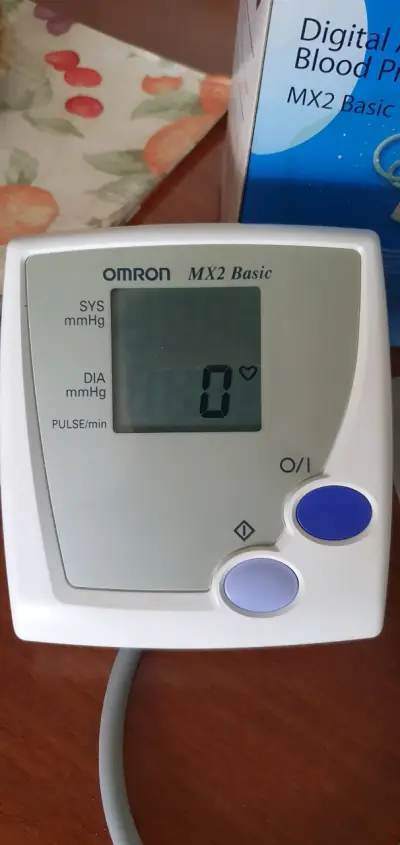 Tomador de Presión Arterial Omron MX2 Basic - miniatura 2