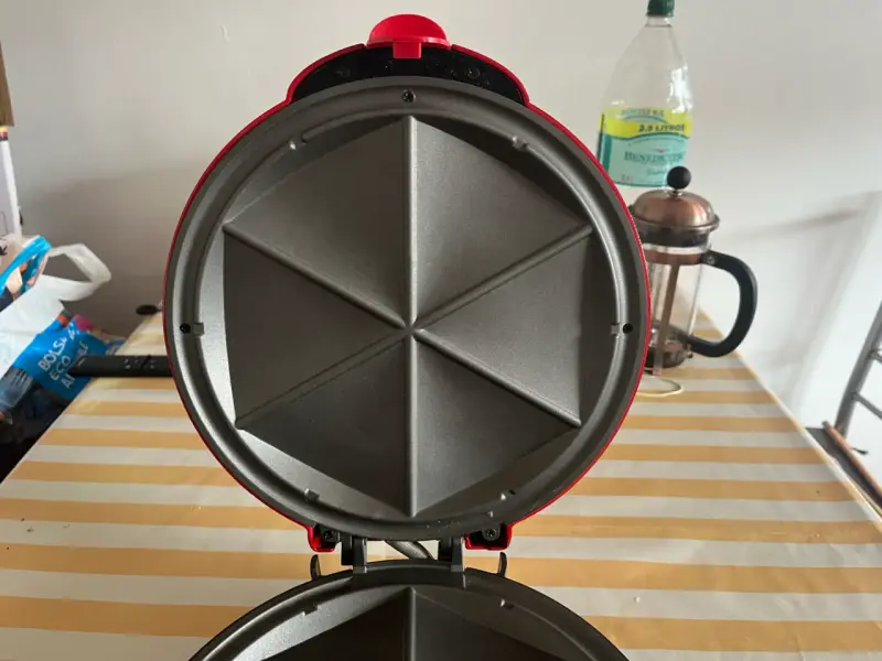 Máquina para Quesadillas Nostalgia Electrics Roja - 4