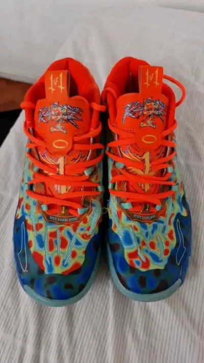 Zapatillas LaMelo ball edición limitada talla 44 - miniatura 1