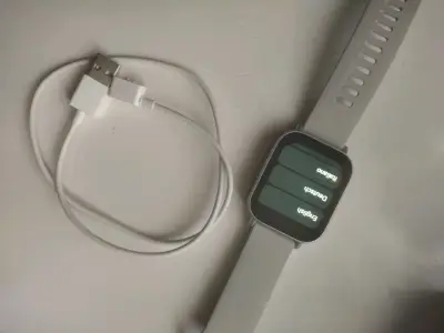 Xiaomi Redmi Watch 5 Active Silver y cargador - miniatura 1