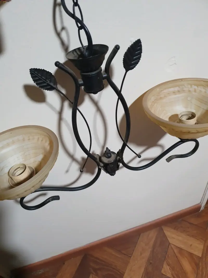 Lámpara de techo de hierro forjado con dos luces