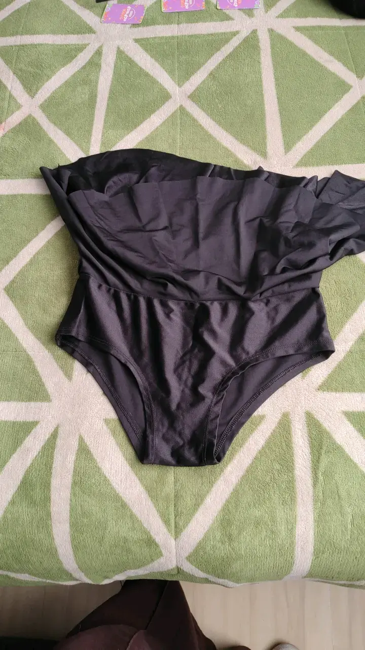 Falda corta con calzon negra con cintura alta - 2