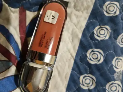 Brillo labial 3D Hydra Kiko Milano tono 21 - miniatura 1