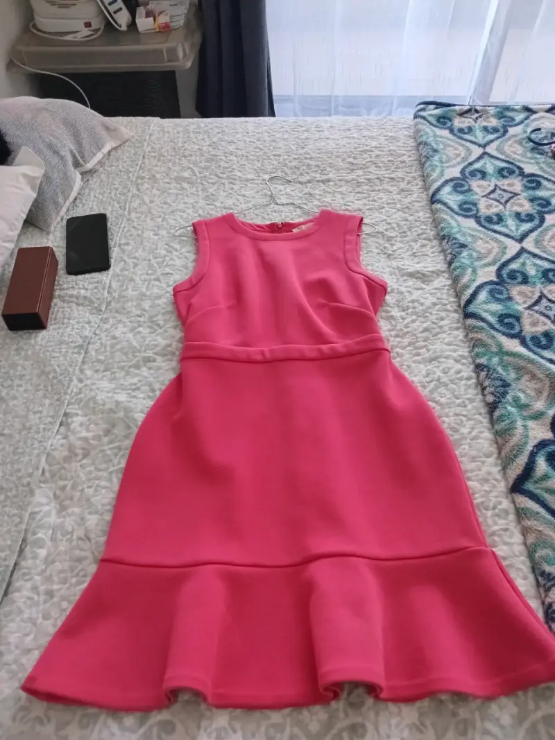 Chaqueta rosa con cierre metálico - 4