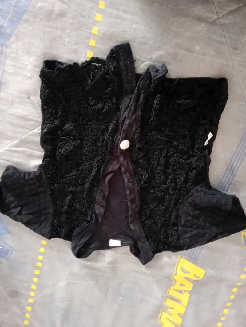 Chaleco de encaje negro para mujer