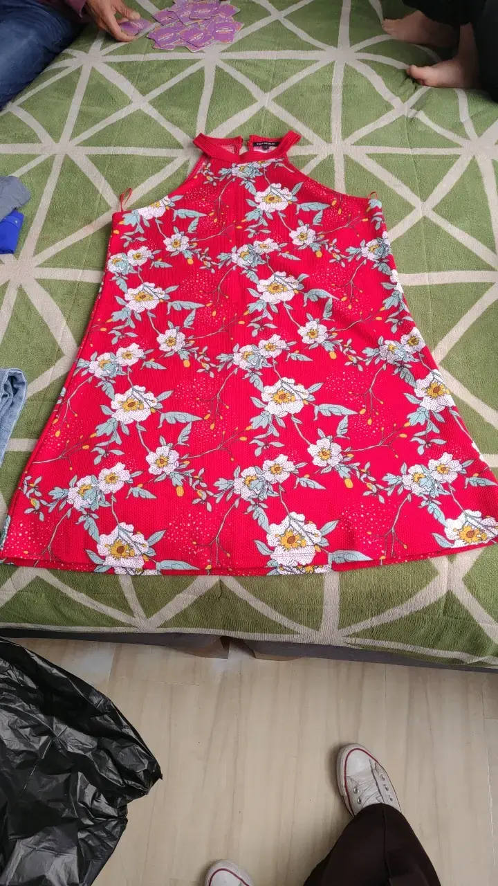 Vestido rojo floral sin mangas para mujer - 1