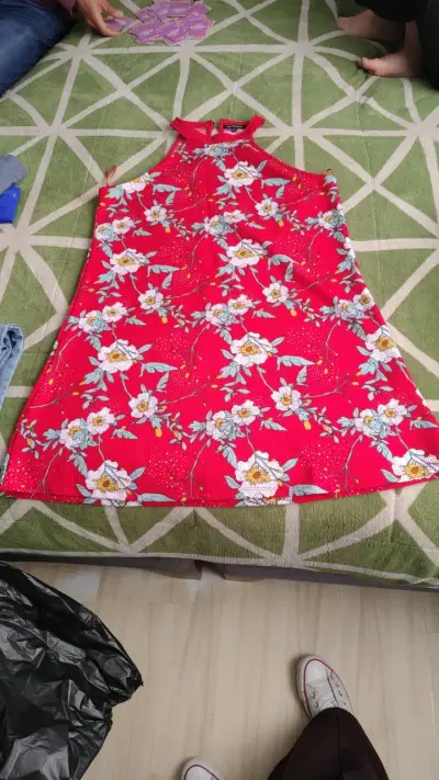 Vestido rojo floral sin mangas para mujer - miniatura 1