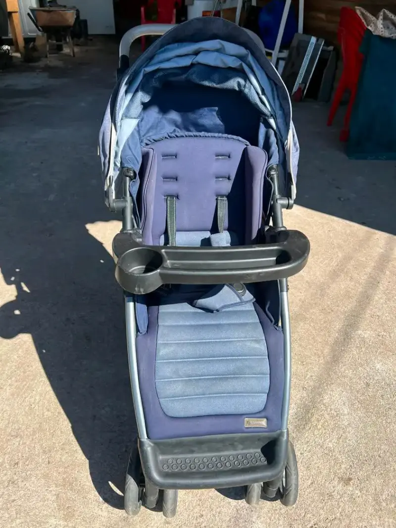 Coche de bebé azul con asiento ajustable - 2