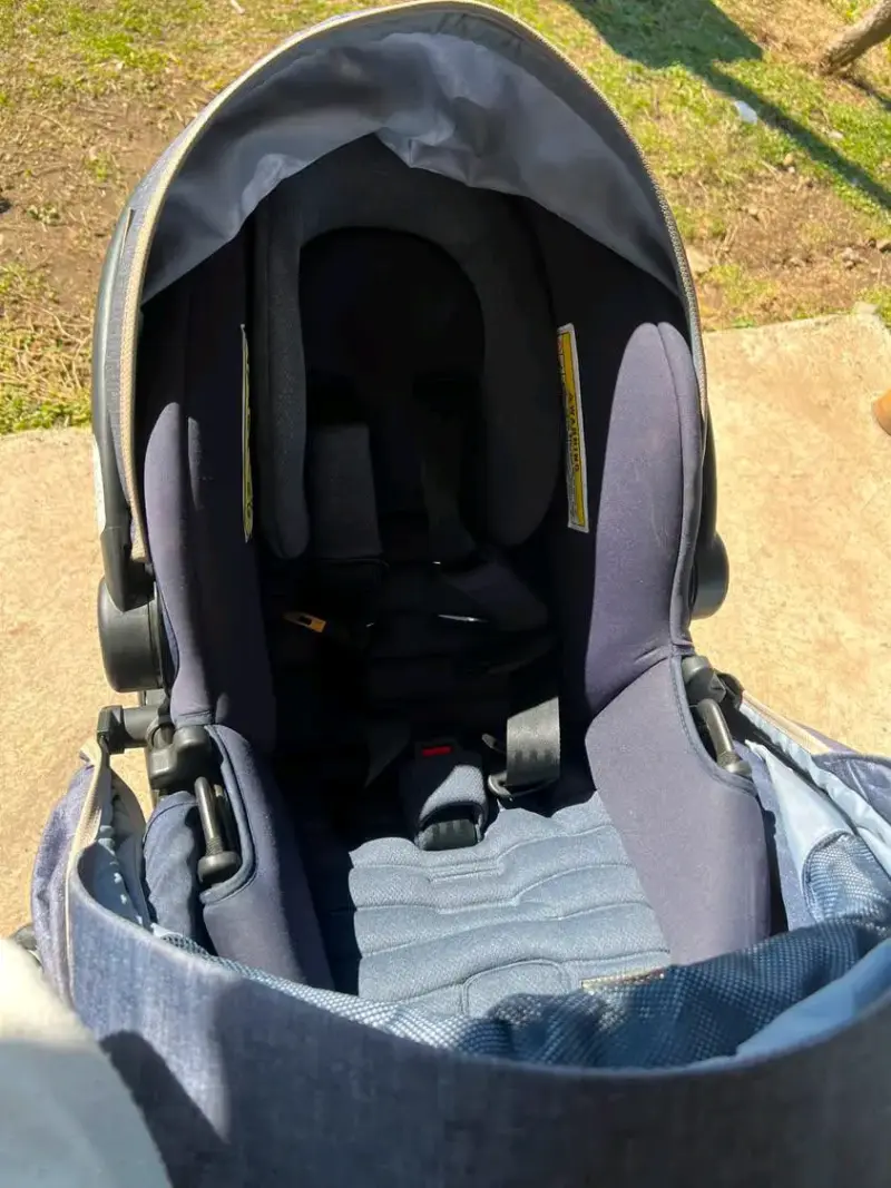 Coche de bebé azul con asiento ajustable - 3