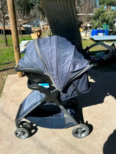 Coche de bebé azul con asiento ajustable - miniatura 5