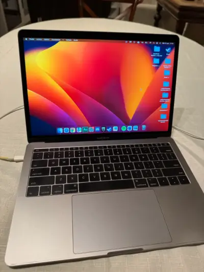 MacBook Pro 13” 2017 — Excelente estado | Único du - miniatura 1