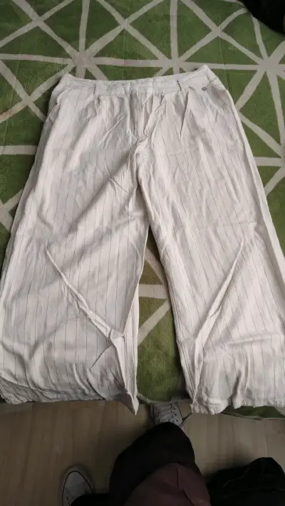 Pantalones rayados blancos casuales - miniatura 1