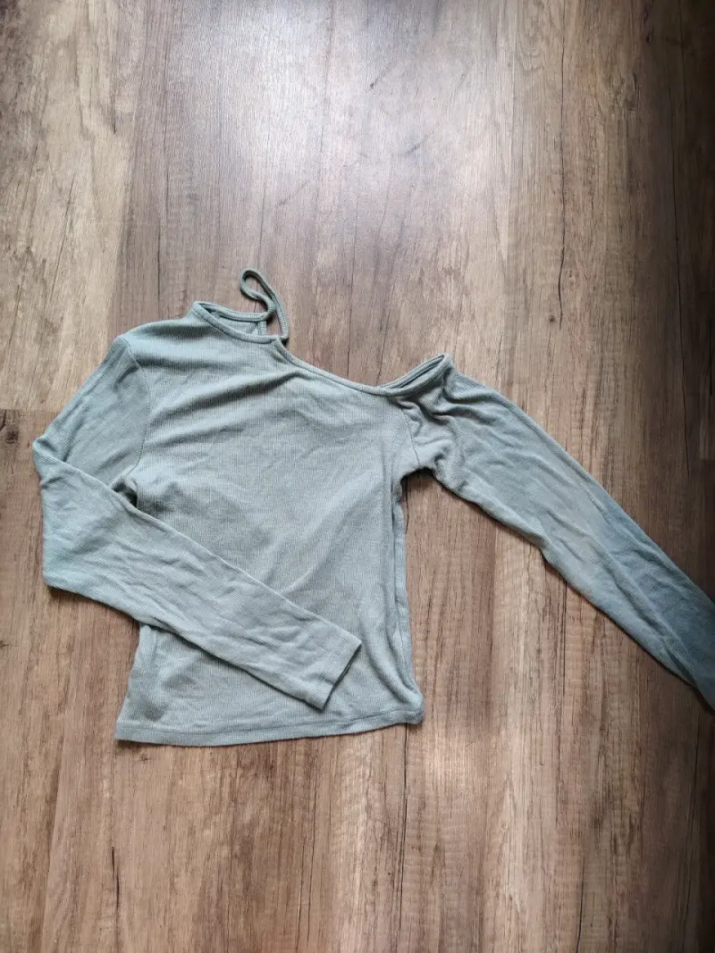 Conjunto de poleras off-shoulder amarilla y verde - 3