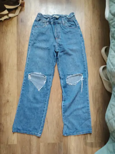 Jeans de mezclilla con roturas para mujer - miniatura 1